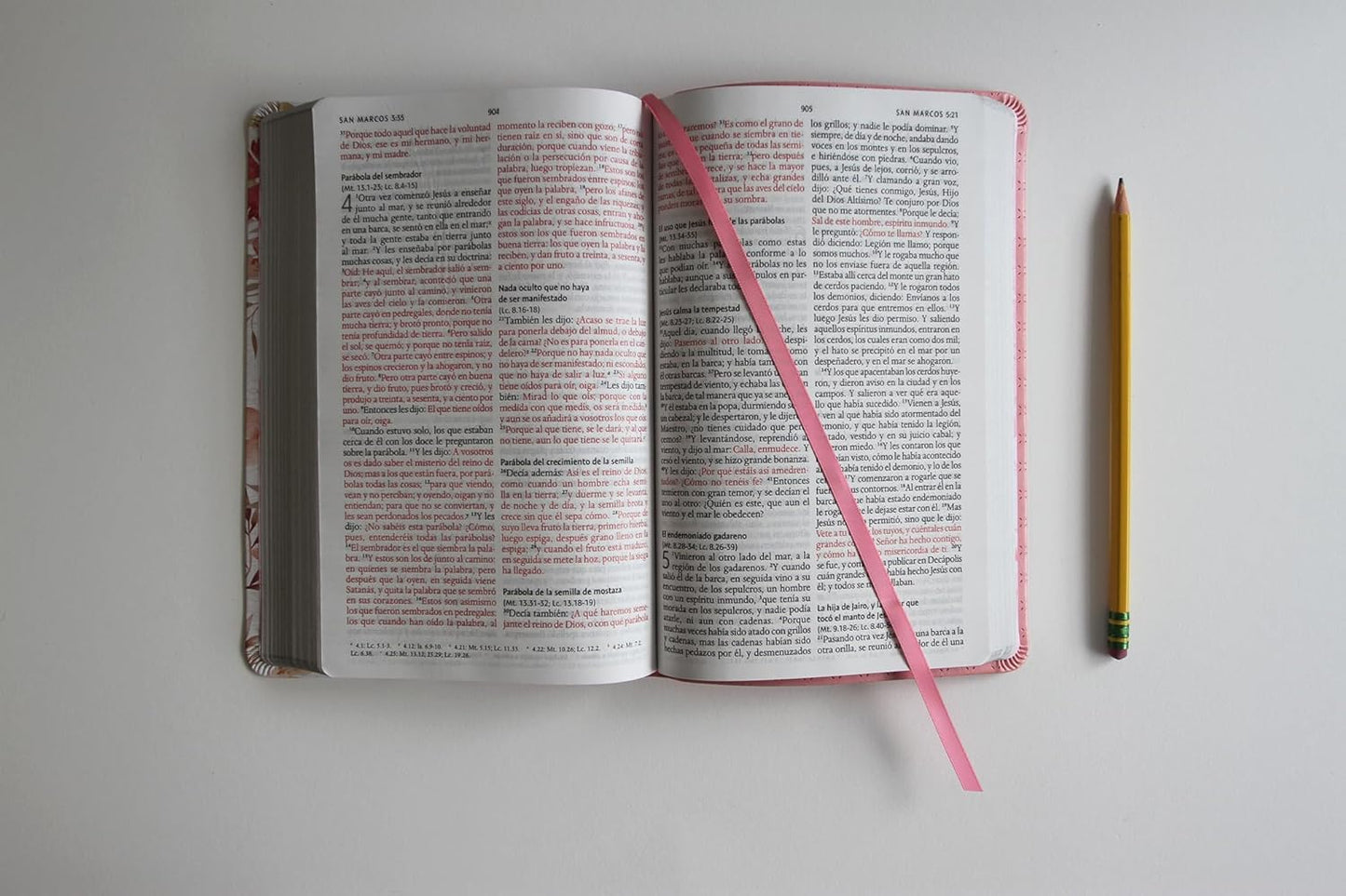 Biblia Letra Grande. Piel Rosada Con Flores, Tamaño Manual, RVR1960