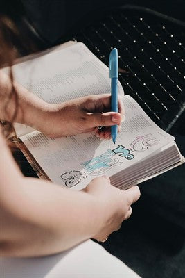 Biblia Edición Artística Ilustrada Crema, NBLA