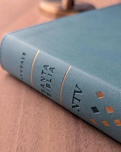 Biblia ultrafina, letra grande con Filament (SentiPiel, Azul sereno, Índice, Letra Roja), NTV