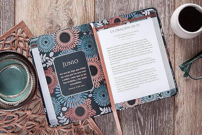 Libro Devocional 365 Oraciones De Poder Para Mujer -  BroadStreet Publishing Group LLC