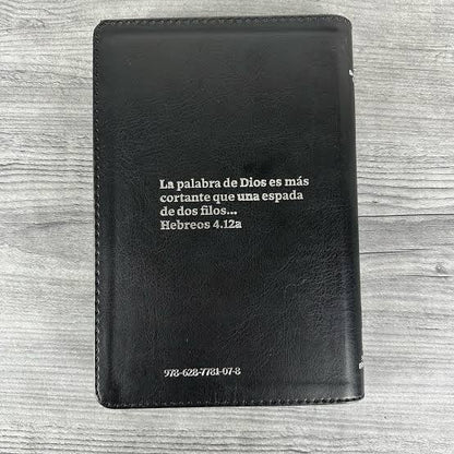 Biblia Con Cierre, Color Negro, Letra Grande - Tla