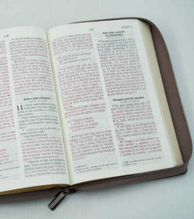 Biblia NVI - Manual - Madera - cierre - Sociedad Bíblica