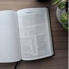 Biblia de referencia en la columna central, letra grande con Filament (SentiPiel, Café, Letra Roja), NTV