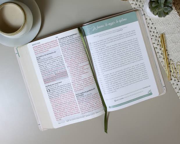 Biblia, Promesa Virtuosa, Letra gigante, Piel especial, Color Crema, RV60